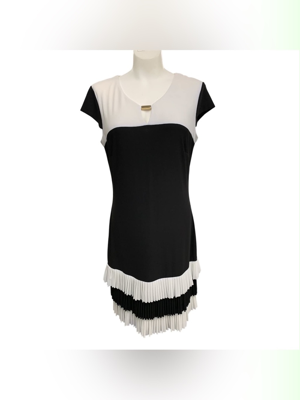 Frank Lyman Design Black and White Cap-Sleeve Pleated-Hem Mini Dress Size L